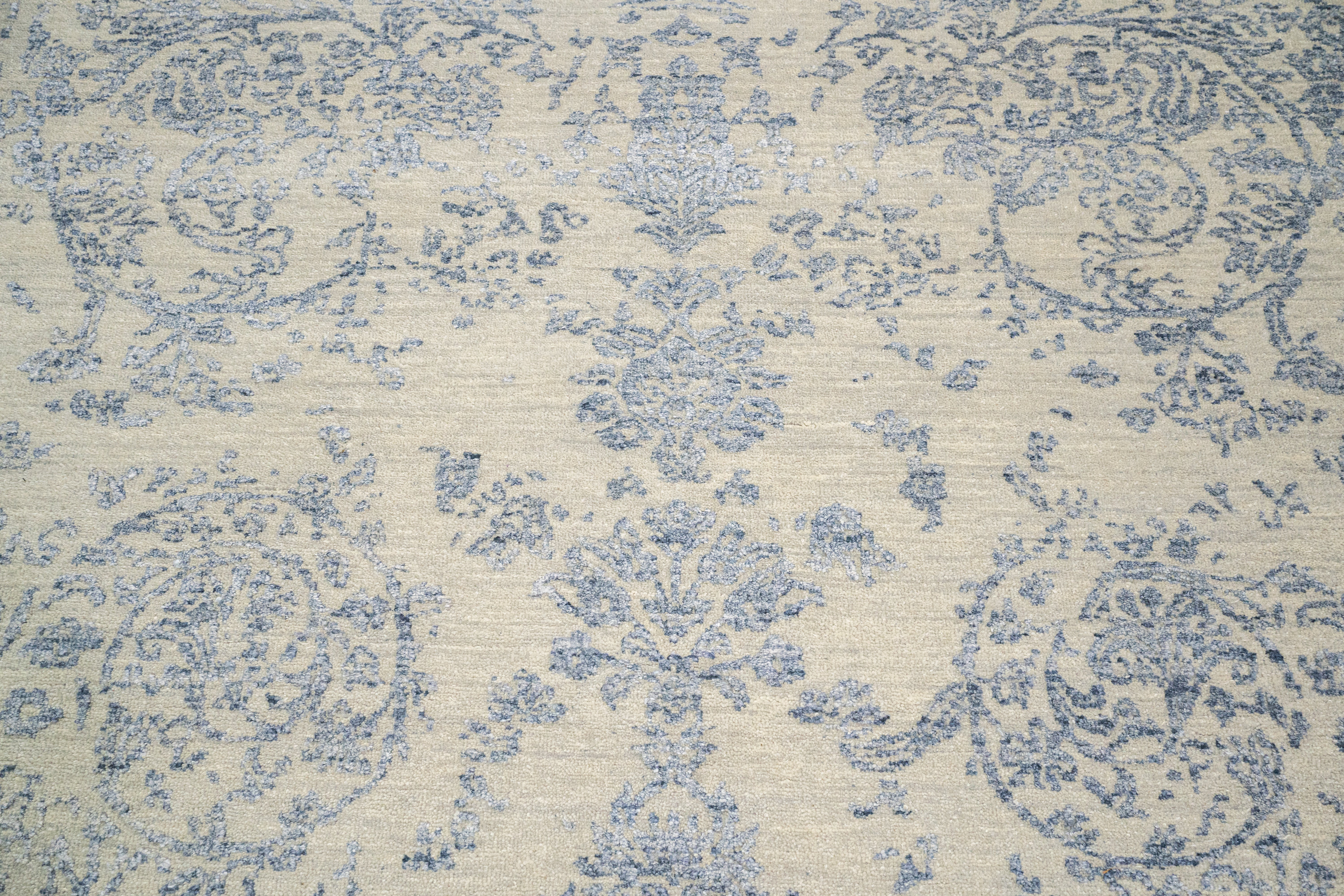 Handknotted Carpet, DIA - 114 JK ROUND Pastel Gray & Manatee